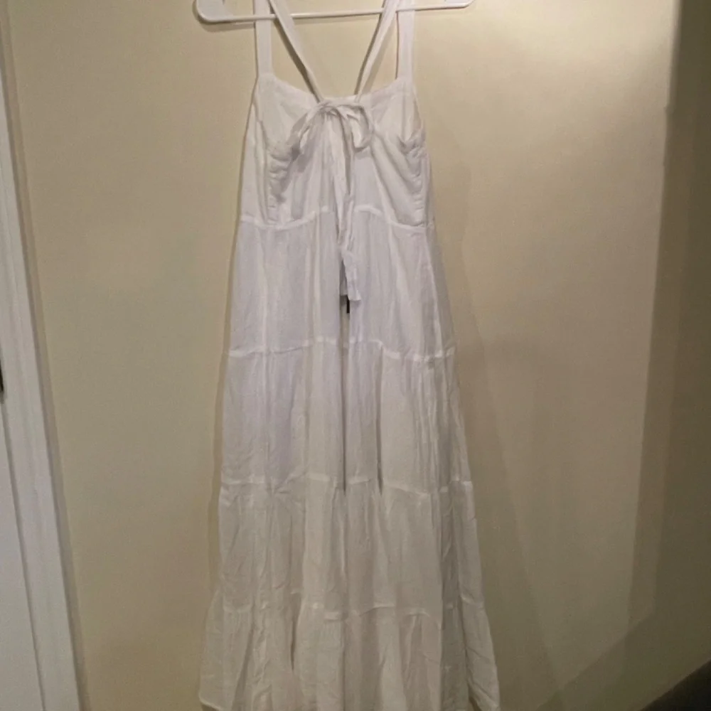 Abercrombie & Fitch - White Maxi Adjustable Strap Dress Size Medium